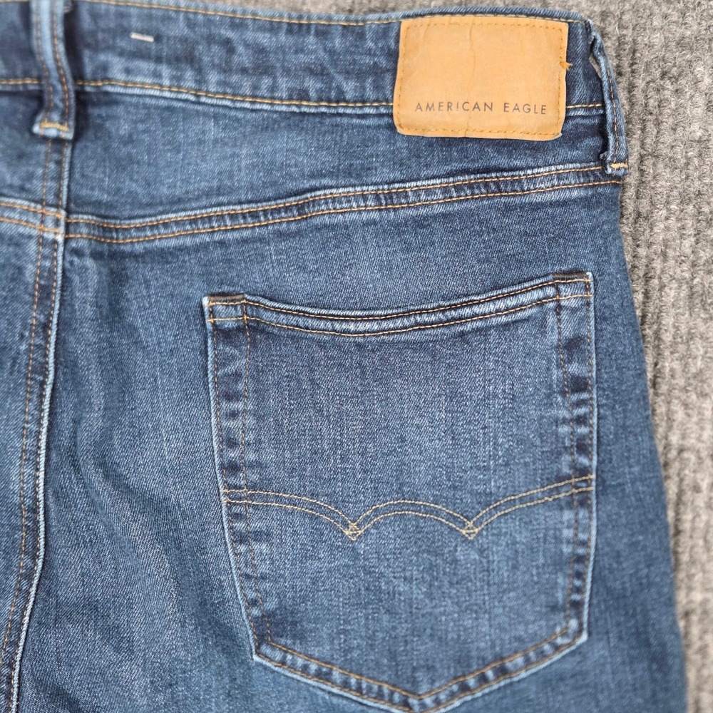 American Eagle Airflex+ Mens 36x32 Medium Wash Blue Stretch Straight Jeans - Picture 5 of 9